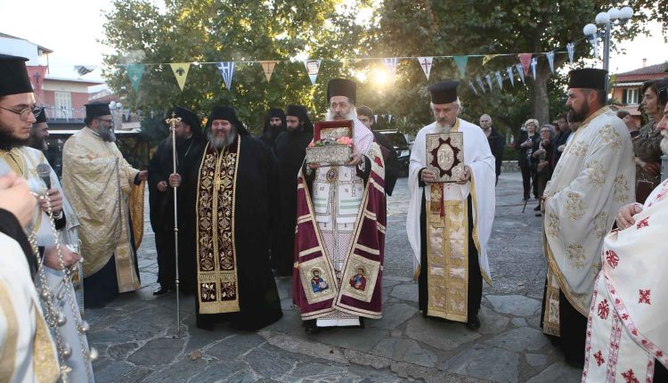 Η-Ελάτεια-υποδέχθηκε-την-Τιμία-Κάρα-του-Αγίου-Παρθενίου