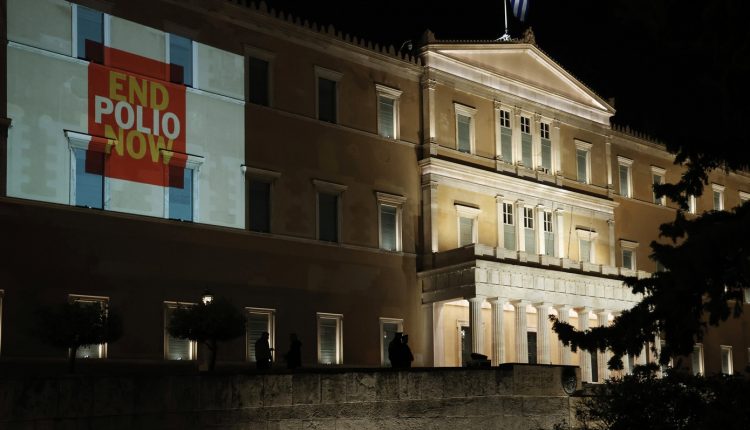 Η-Βουλή-των-Ελλήνων-φωταγωγήθηκε-για-την-Παγκόσμια-Ημέρα-κατά-της-Πολιομυελίτιδας