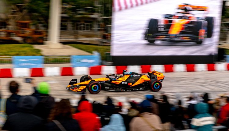 Από-τη-fan-zone-στο-showrun-του-allwyn-x-mclaren-racing:-live-in-athens