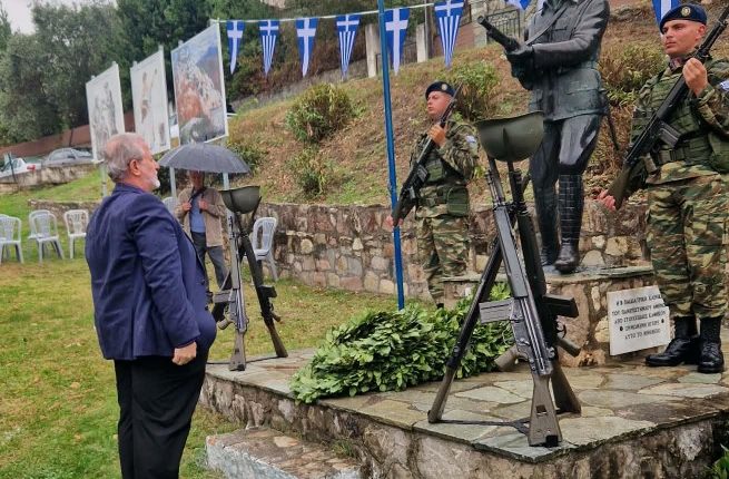 Το-Σωματείο-Ιεροψαλτών-Τρικάλων-τίμησε-τη-μνήμη-του-πρώτου-πεσόντα-στρατιώτη-του-Έπους-του-1940