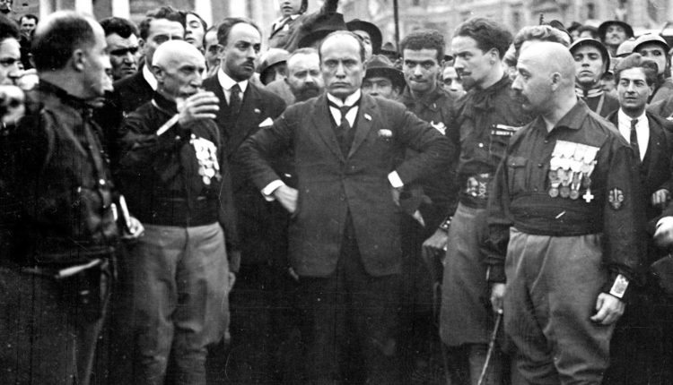 Η-μεγάλη-μπλόφα-του-Μουσολίνι-–-Πώς-ο-βασιλιάς-τού-παρέδωσε-την-εξουσία-|-Σαν-σήμερα-27-Οκτωβρίου
