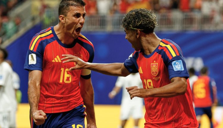france-football:-«Ο-λόγος-που-ο-Γιαμάλ-δεν-πήρε-την-Χρυσή-Μπάλα»