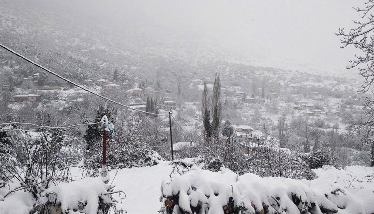 Τα-πρώτα-χιόνια-στην-ορεινή-Φθιώτιδα-–-Δυνατές-βροχές-και-κεραυνοί-τα-ξημερώματα-της-28ης-Οκτωβρίου