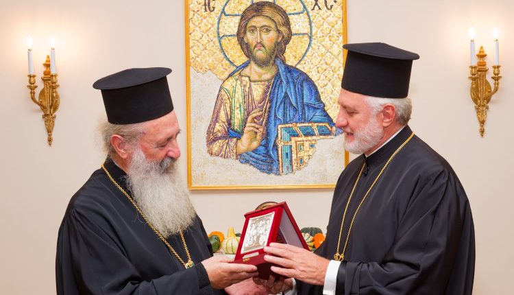 Ο-Κεφαλληνίας-Δημήτριος-στον-Αρχιεπίσκοπο-Αμερικής-Ελπιδοφόρο