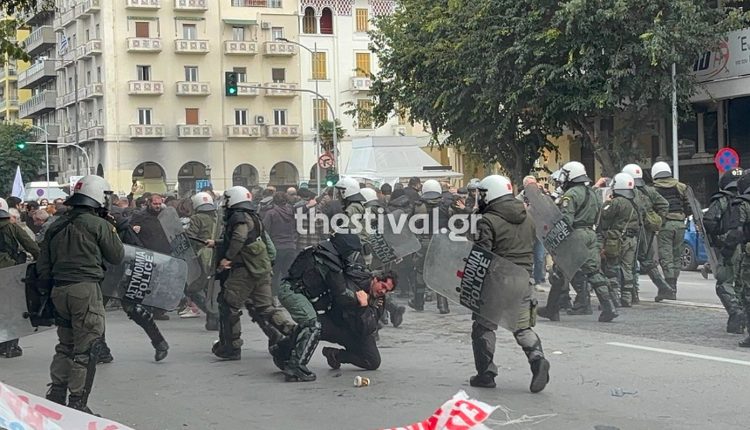Επεισόδια-και-χημικά-στο-κέντρο-της-Θεσσαλονίκης-για-την-εκδήλωση-Κασιδιάρη-–-Δείτε-βίντεο
