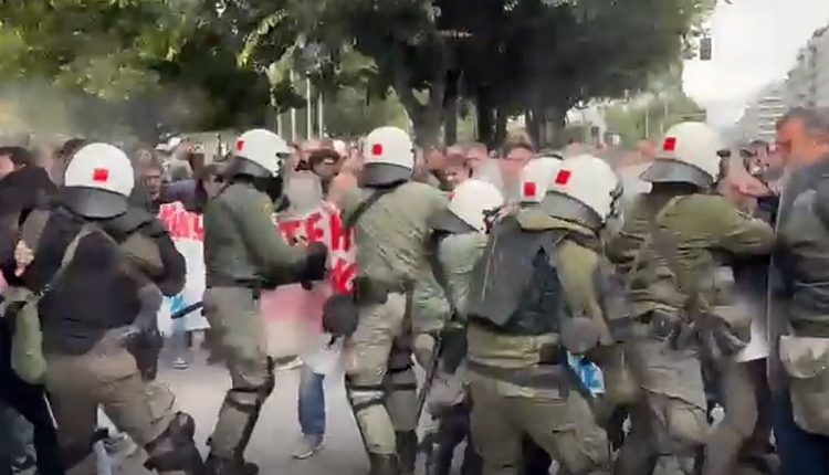 Ένταση,-χημικά-και-προσαγωγές-στο-κέντρο-της-Θεσσαλονίκης-με-αφορμή-εκδήλωση-του-Κασιδιάρη-σε-ξενοδοχείο-της-πόλης
