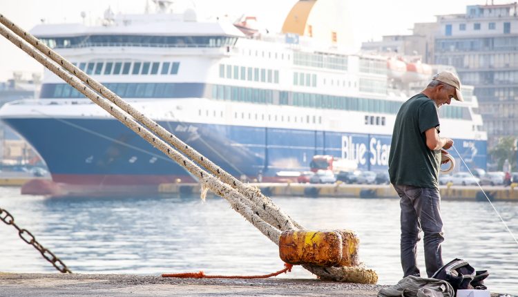 24ωρη-απεργία-ναυτεργατών-στις-30-Οκτωβρίου-σε-πέντε-λιμάνια-–-Πιθανές-αλλαγές-σε-ακτοπλοϊκά-δρομολόγια