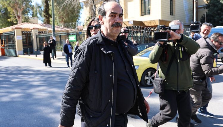 Στο-νοσοκομείο-ο-«Φραπές»,-αναβλήθηκε-η-δίκη-του-–-«Εμπαιγμός-του-δικαστηρίου»,-είπε-η-πρόεδρος-της-έδρας
