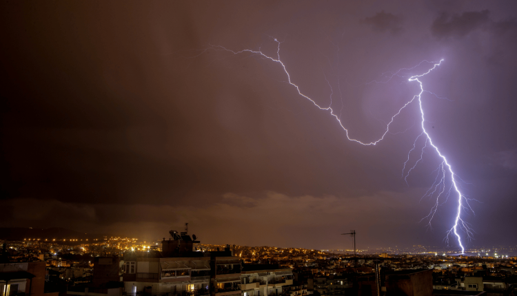 Έκτακτο-δελτίο-για-την-επιδείνωση-του-καιρού:-Ισχυρές-βροχές,-καταιγίδες-και-χαλάζι